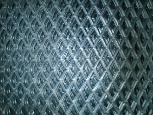 菱形筛网 从材料基石到性能重塑的演进之路 —— 基于钢板网制造的技术分析与市场观察